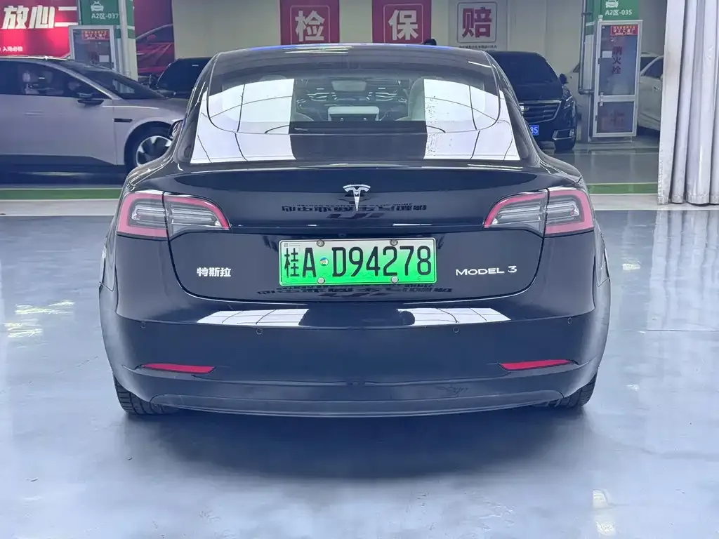 Tesla Model 3 — фото 8