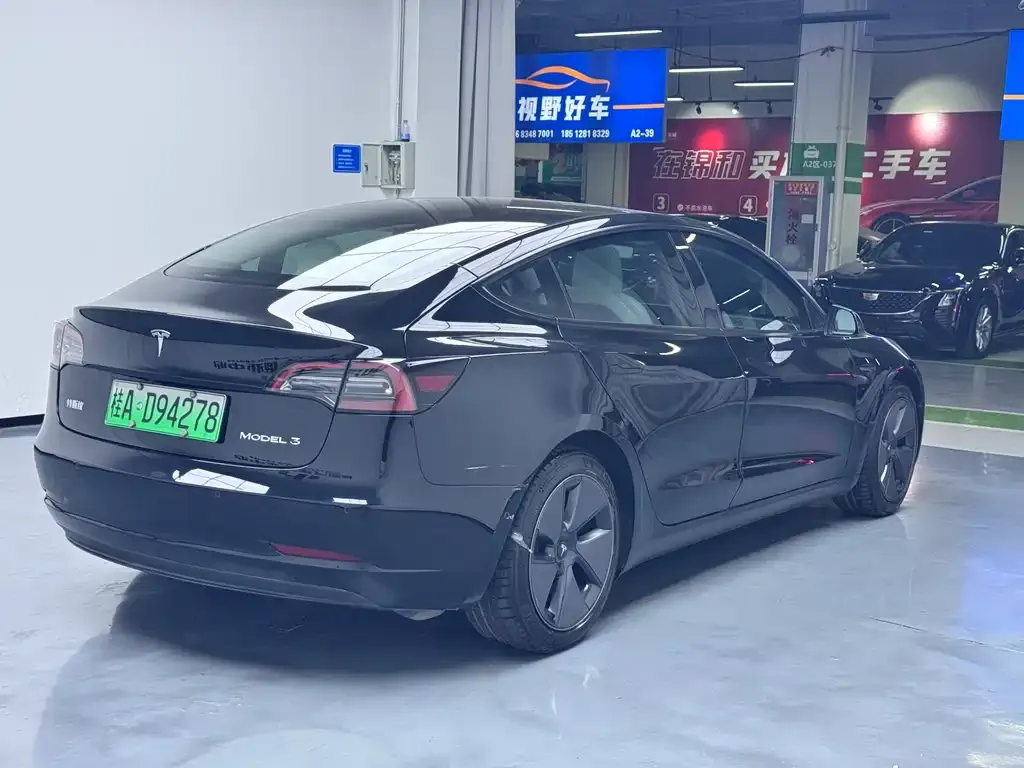 Tesla Model 3 — фото 9