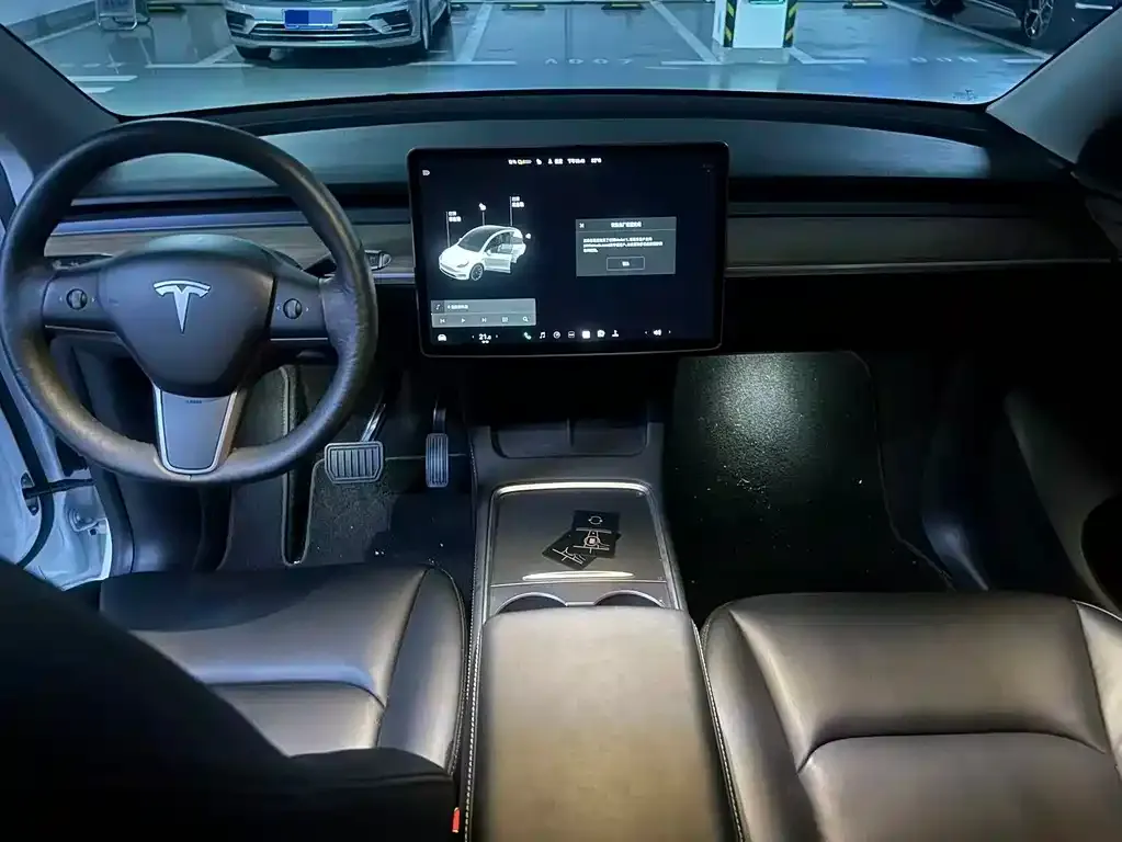 Tesla Model Y — фото 8
