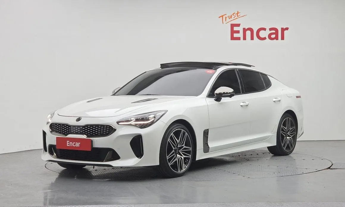 Kia Stinger — фото 1
