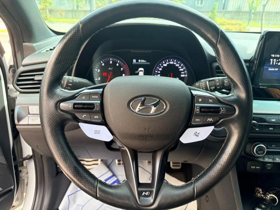 Hyundai Veloster — фото 10