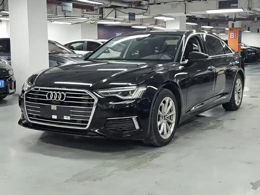 Audi A6L — фото 1