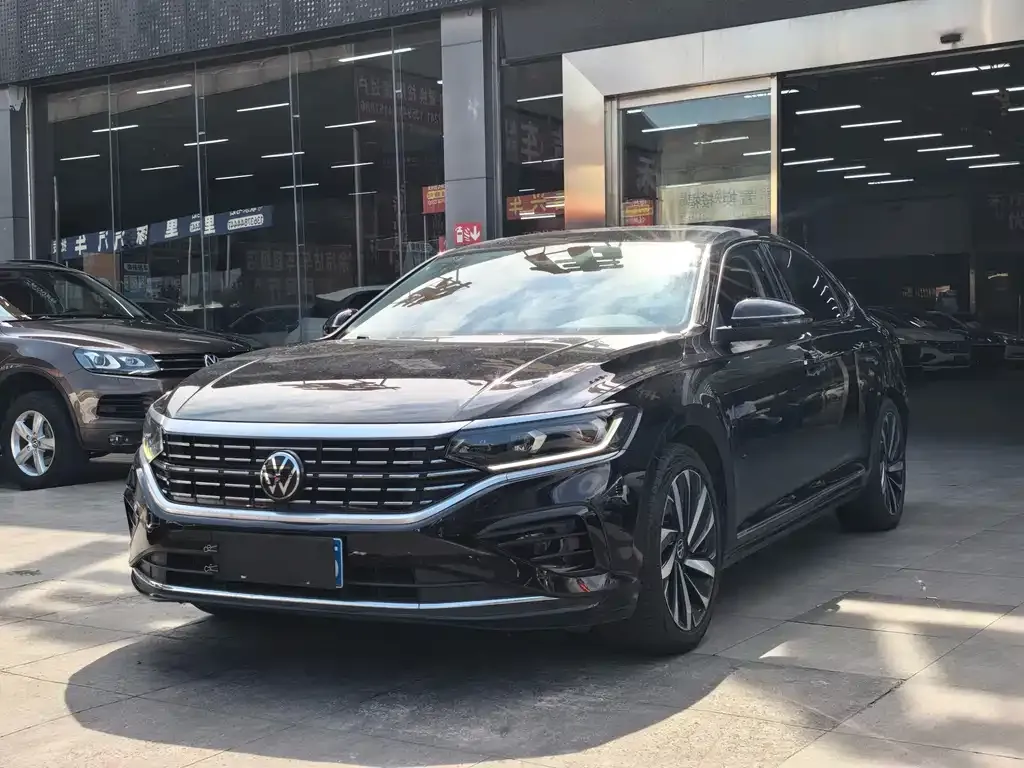 Volkswagen Passat — фото 1