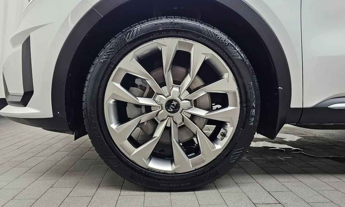 Kia Sorento — фото 6