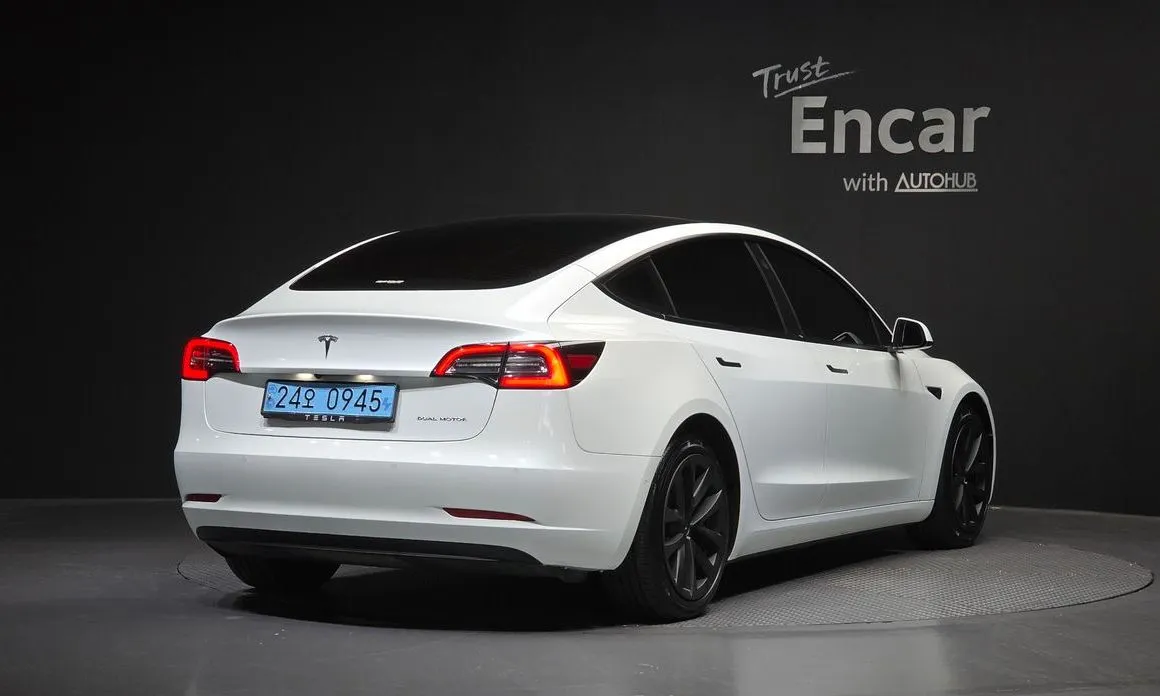 Tesla Model 3 — фото 2
