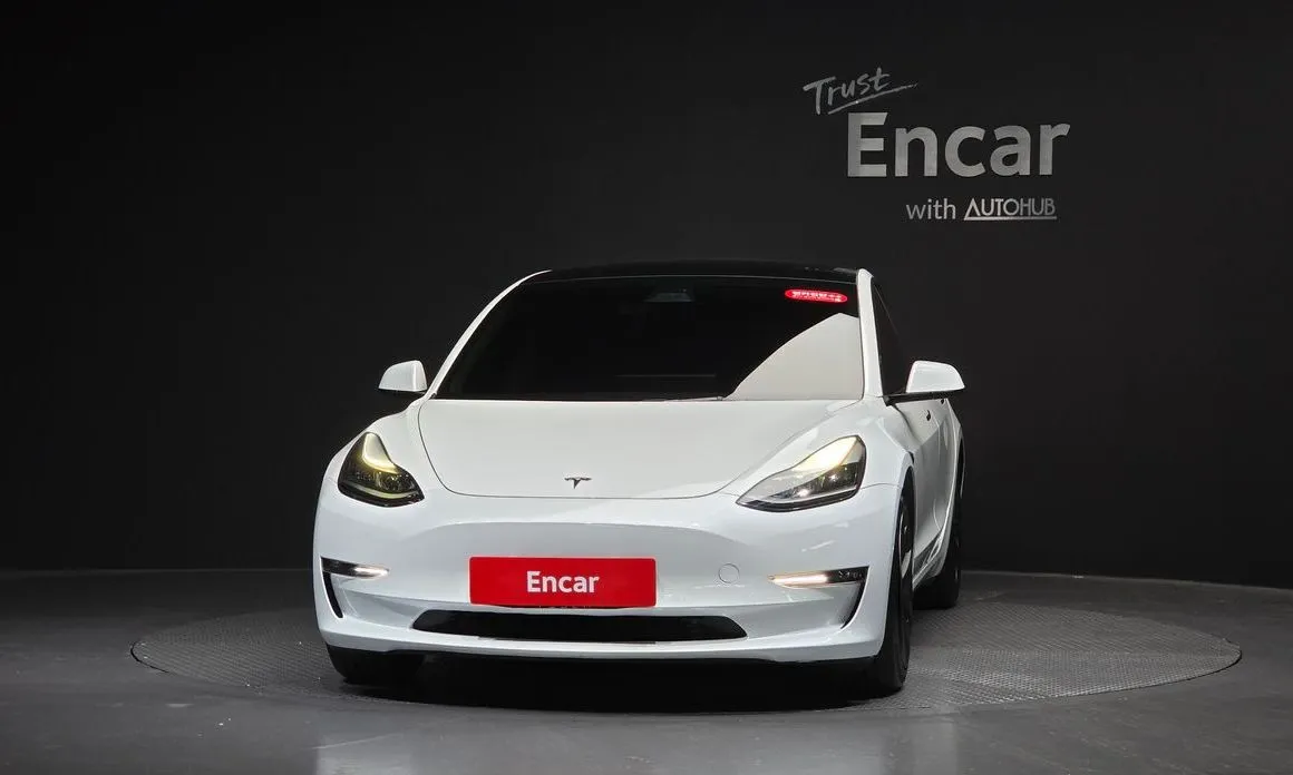 Tesla Model 3 — фото 3