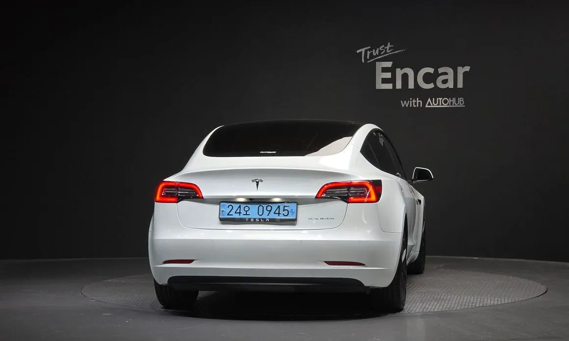 Tesla Model 3 — фото 4