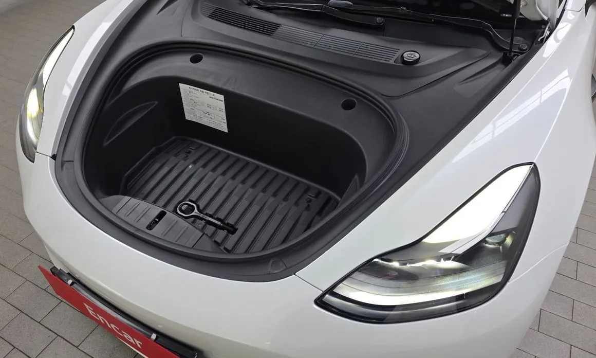 Tesla Model 3 — фото 10