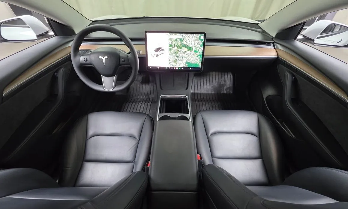 Tesla Model 3 — фото 7