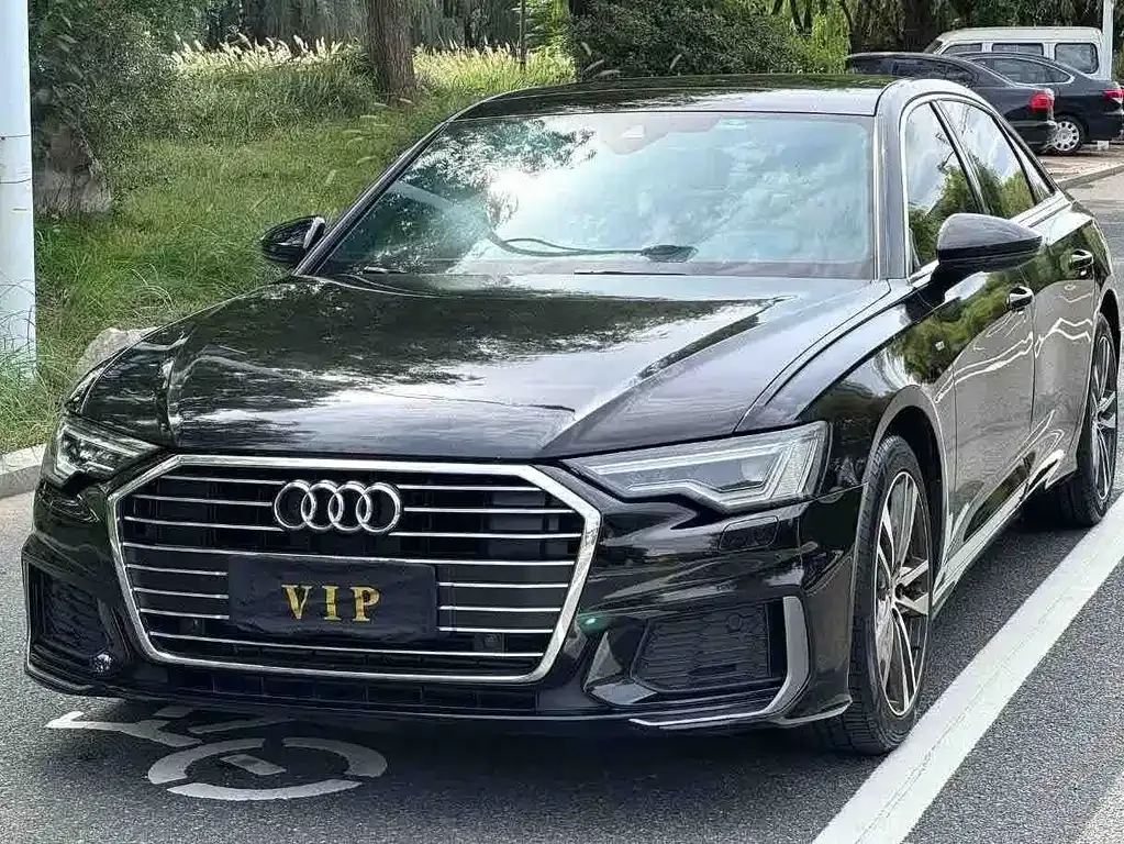 Audi A6L — фото 1