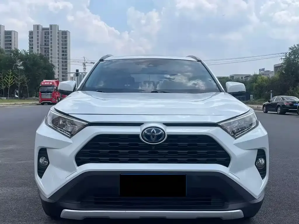 Toyota RAV4 — фото 6