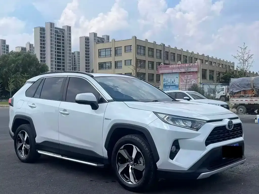 Toyota RAV4 — фото 9