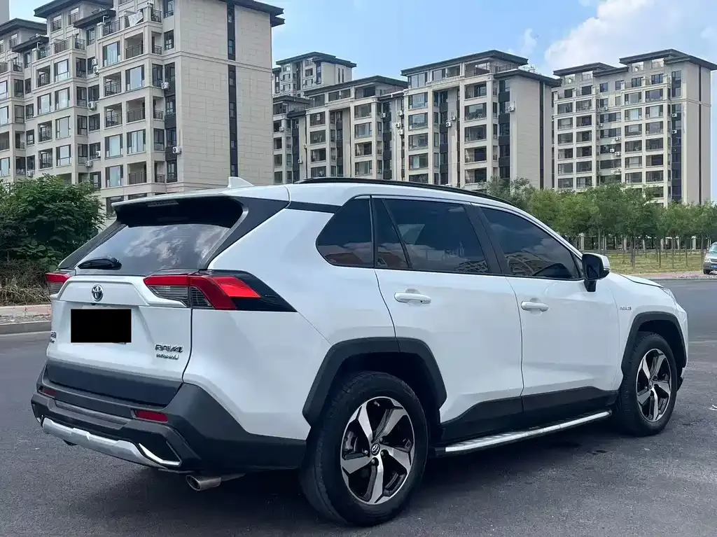 Toyota RAV4 — фото 2