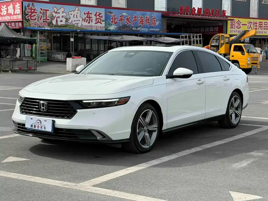 Honda Accord — фото 1
