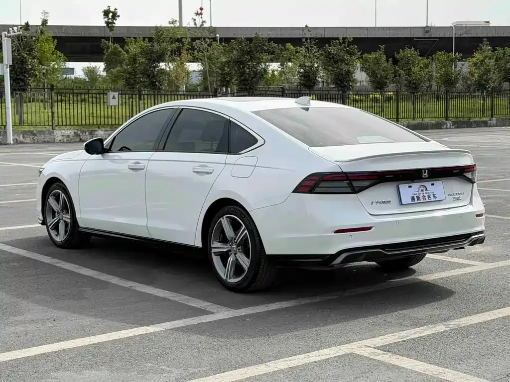 Honda Accord — фото 6