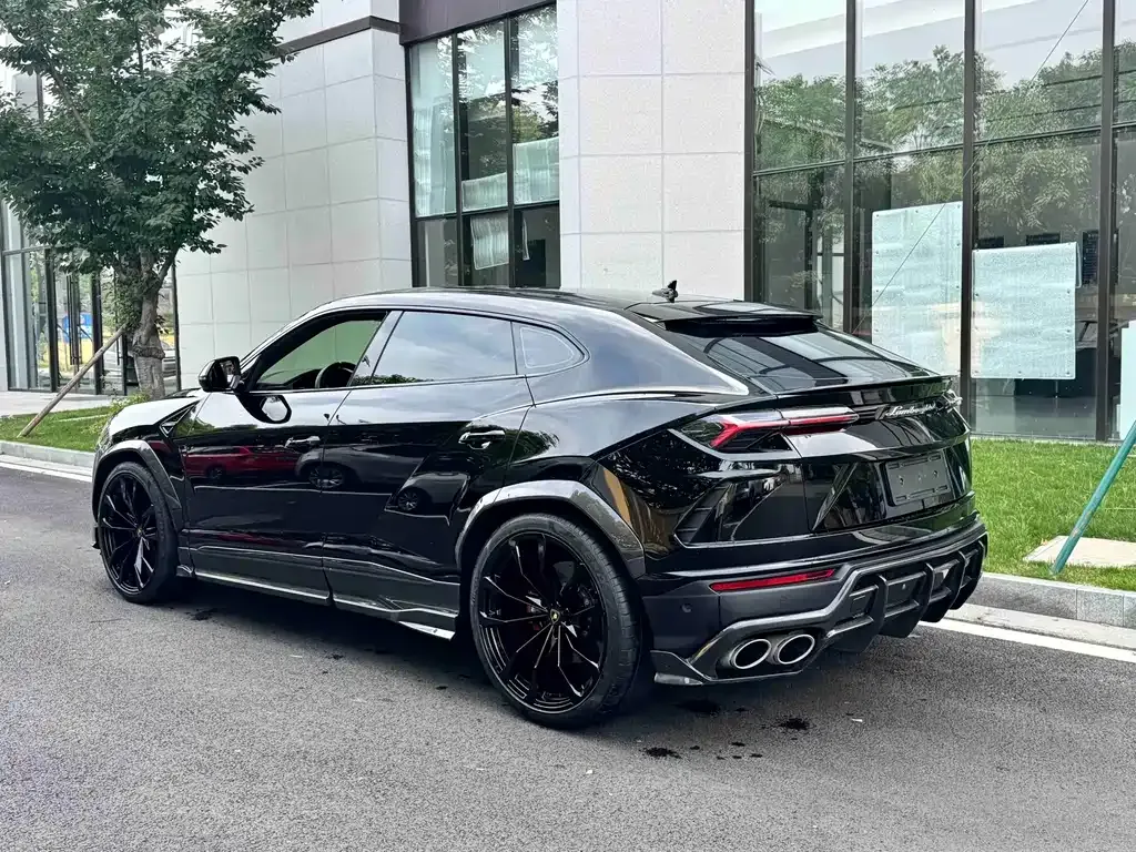 Lamborghini Urus — фото 9
