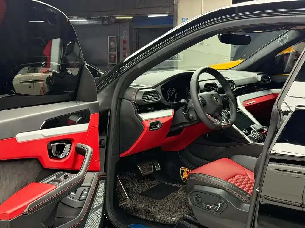 Lamborghini Urus — фото 10