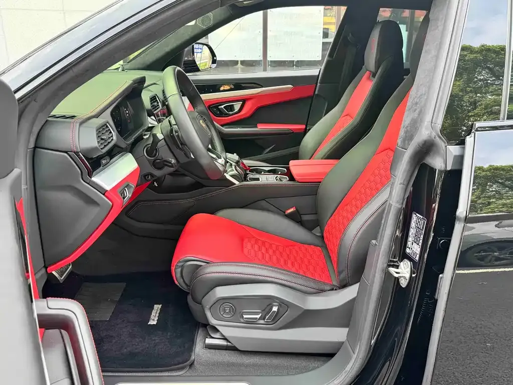 Lamborghini Urus — фото 8