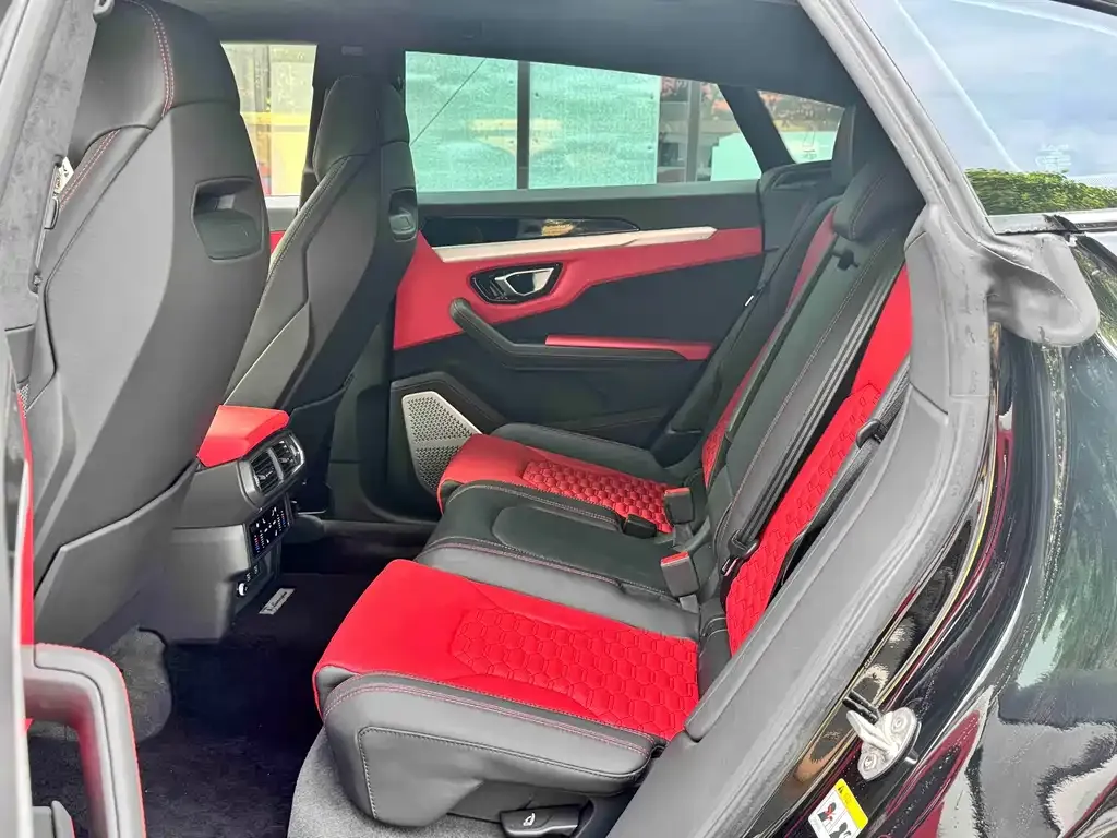 Lamborghini Urus — фото 7