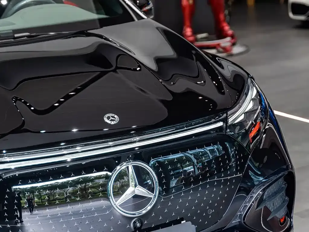 Mercedes-Benz EQS SUV — фото 4