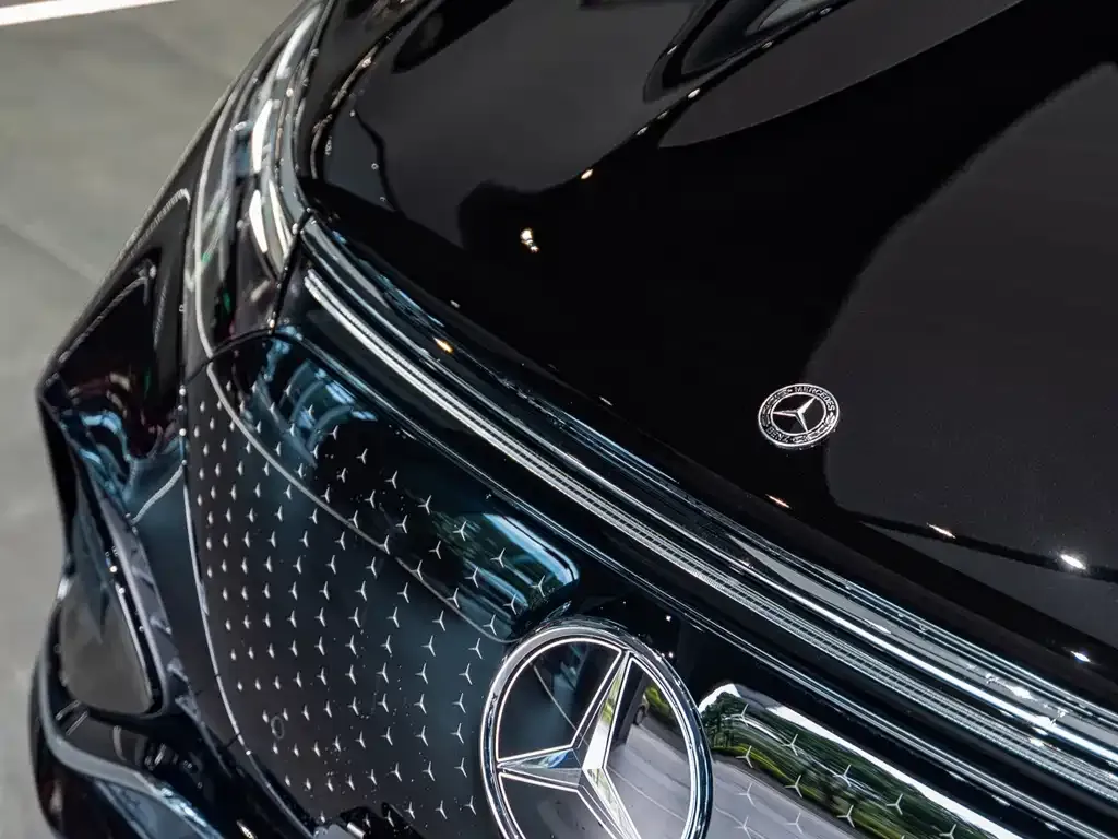 Mercedes-Benz EQS SUV — фото 6