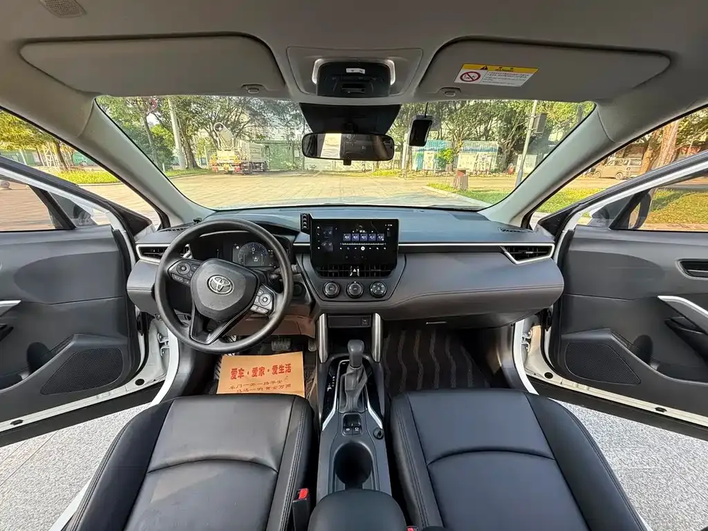 Toyota Corolla Cross — фото 9