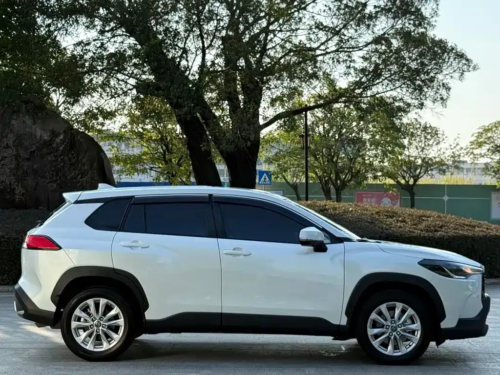 Toyota Corolla Cross — фото 4