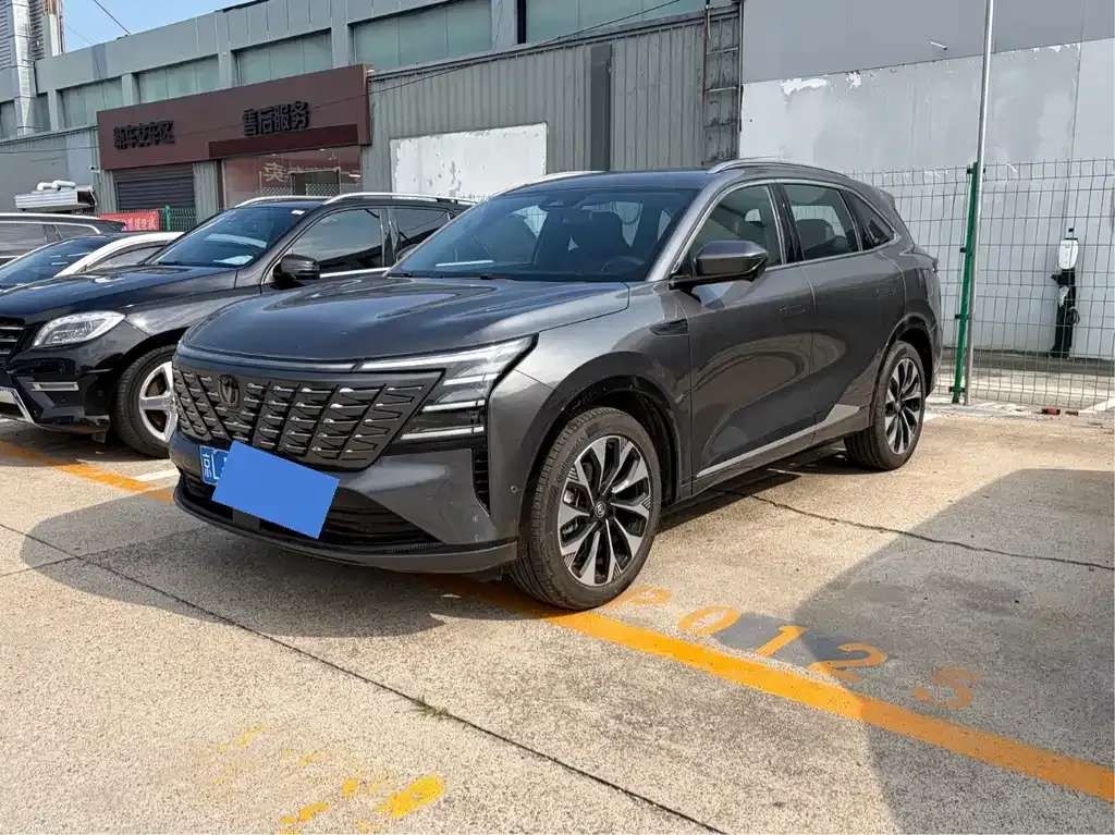 Changan CS75PLUS — фото 1