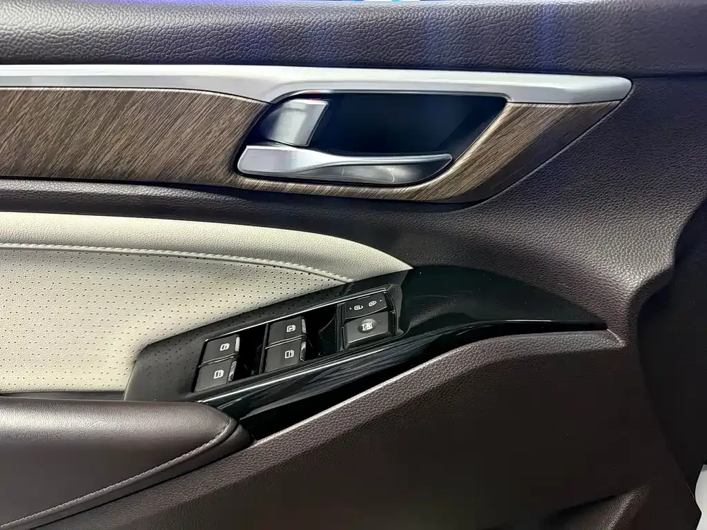 GAC Motor Trumpchi M8 — фото 10