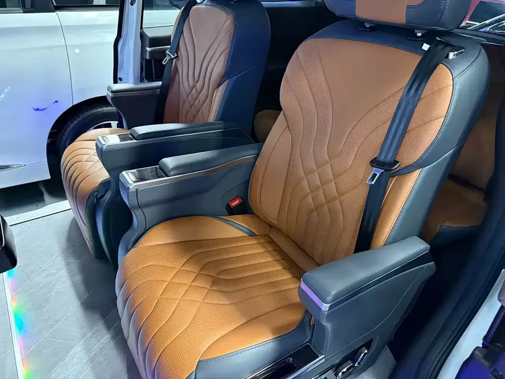 GAC Motor Trumpchi M8 — фото 8