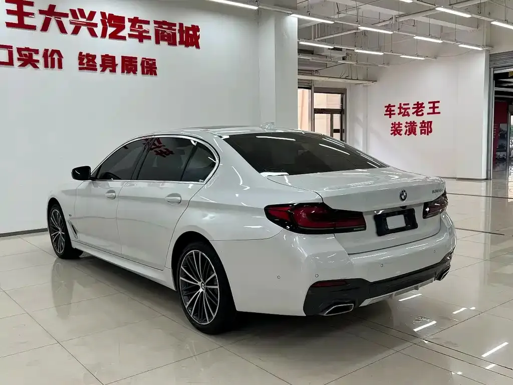 BMW 5 Series — фото 2