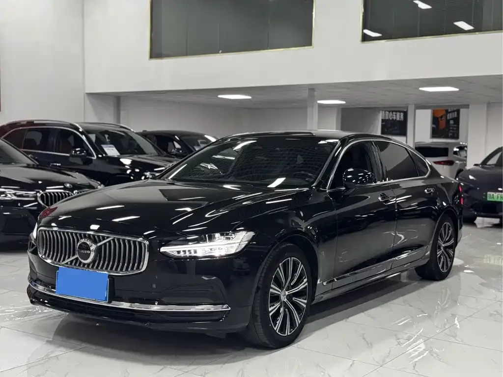 Volvo S90 — фото 1