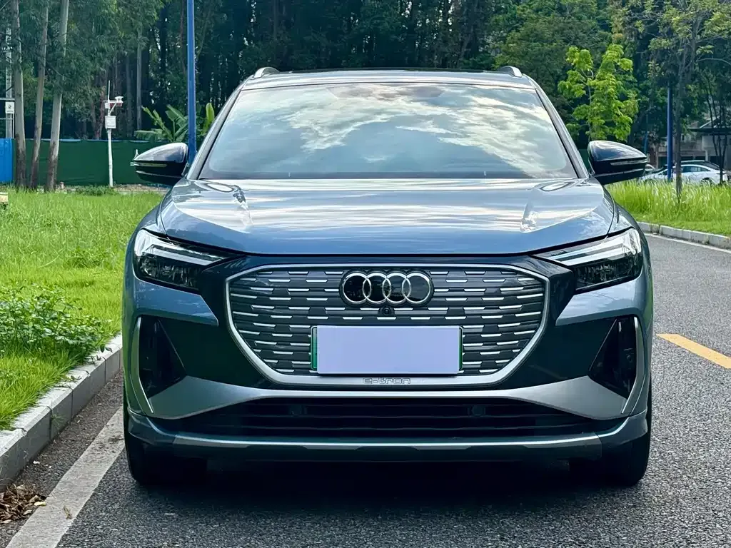 Audi Q4 e-tron — фото 9
