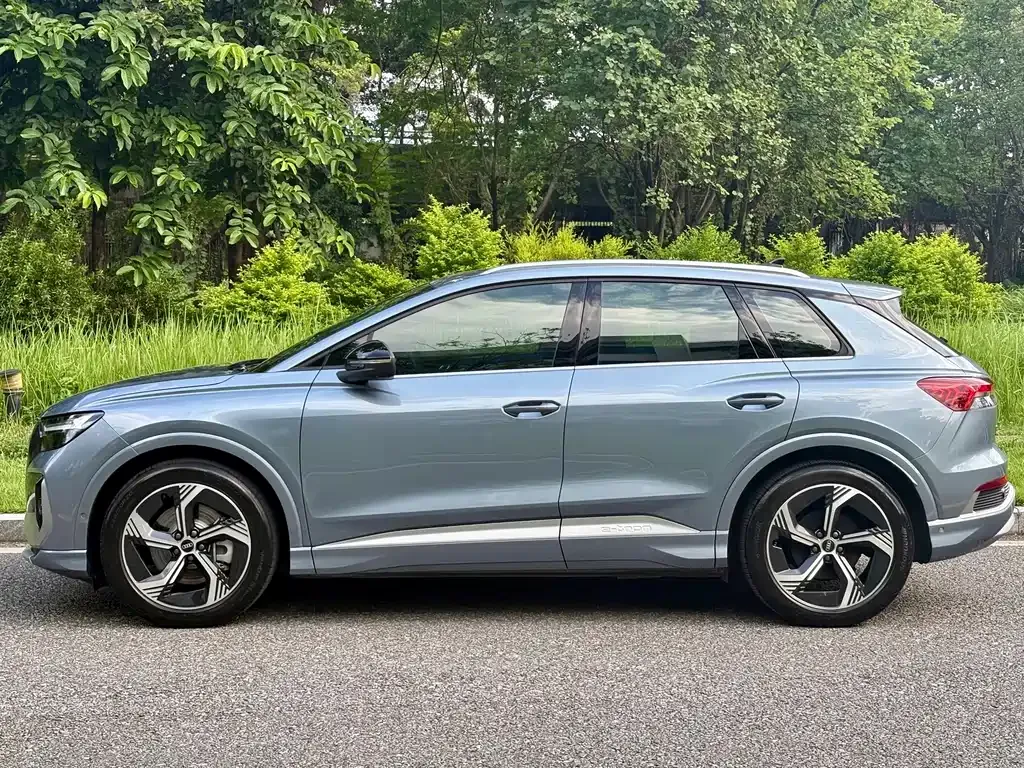 Audi Q4 e-tron — фото 10