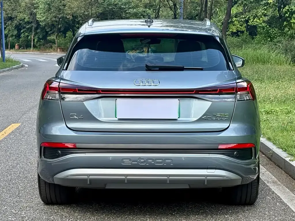 Audi Q4 e-tron — фото 6