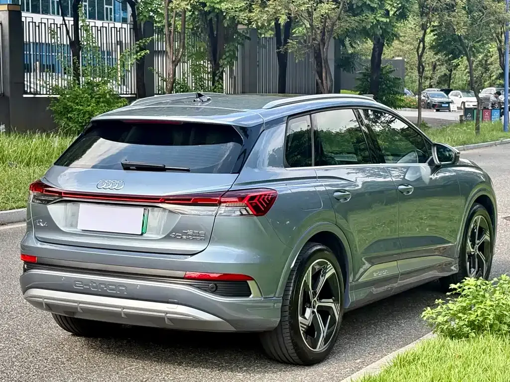 Audi Q4 e-tron — фото 5