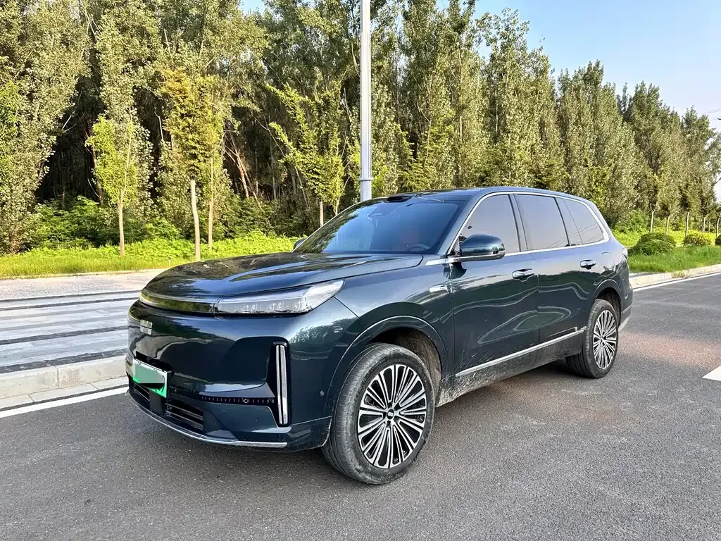 Geely Galaxy M9 — фото 1