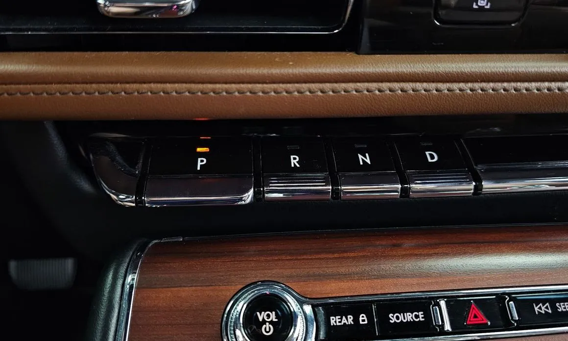 Lincoln Aviator — фото 10