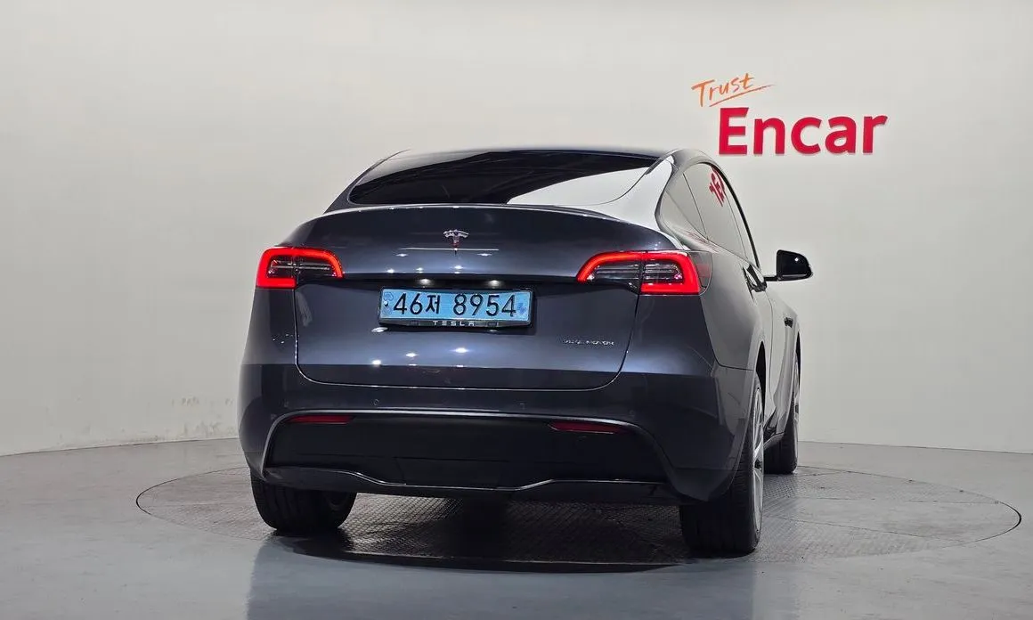 Tesla Model Y — фото 6