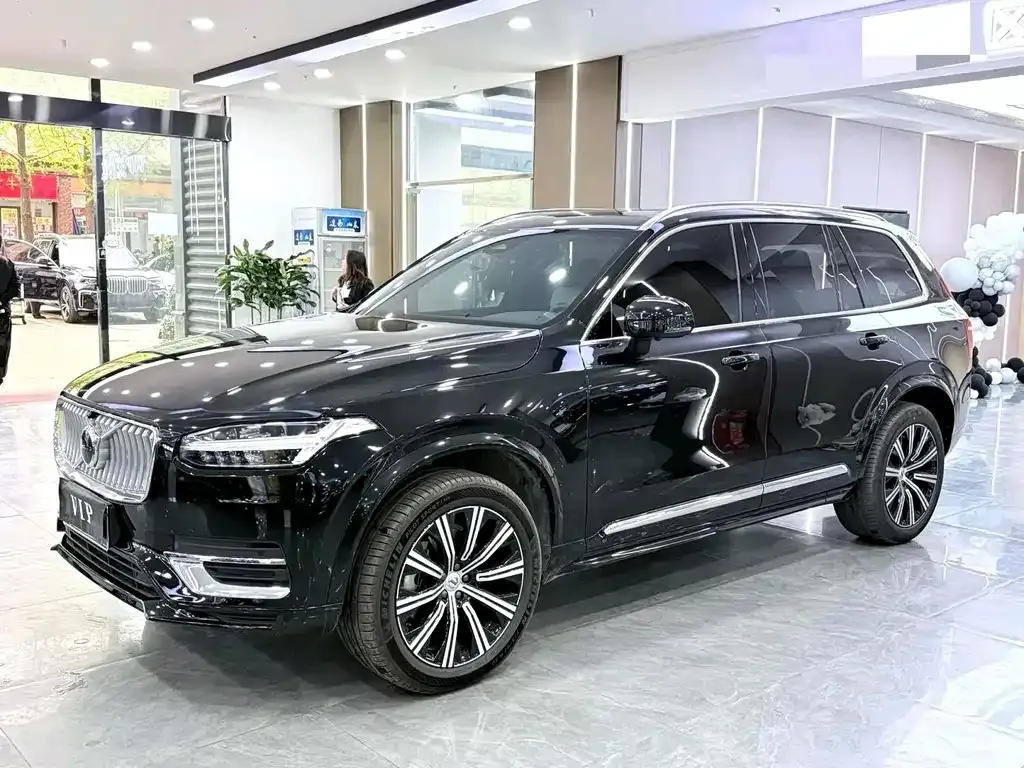 Volvo XC90 — фото 1