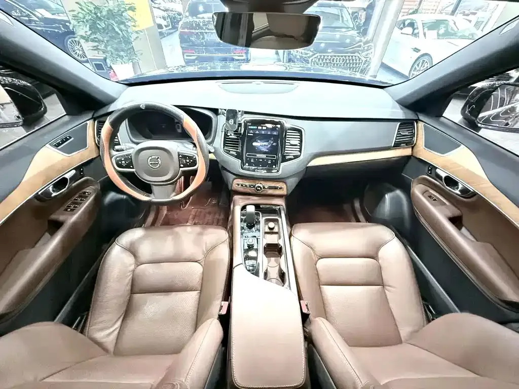 Volvo XC90 — фото 2