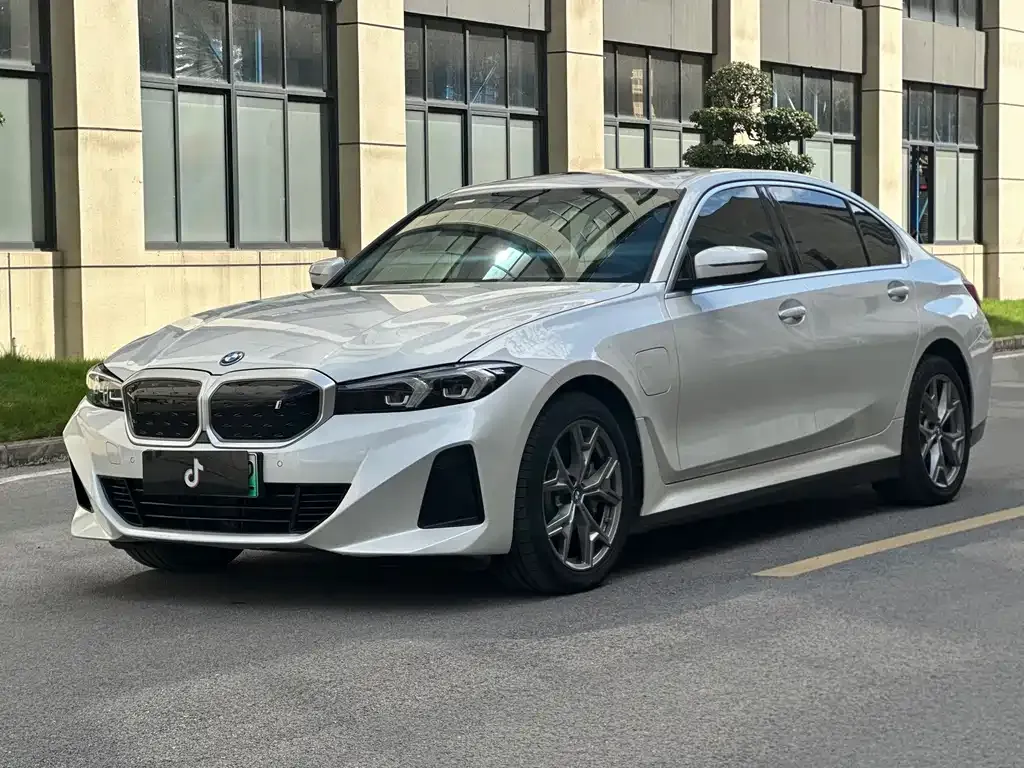 BMW i3 — фото 1