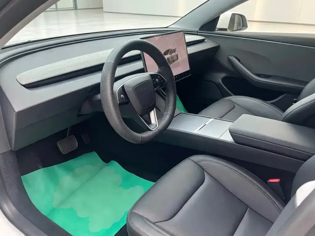 Tesla Model 3 — фото 2