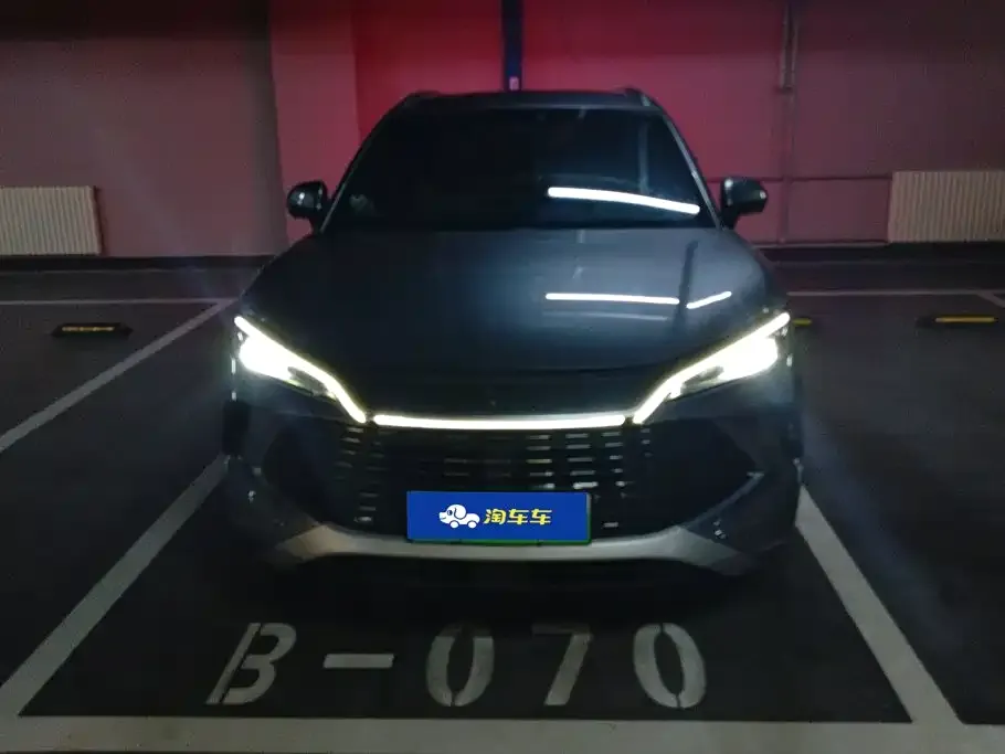 BYD L DM-i — фото 8