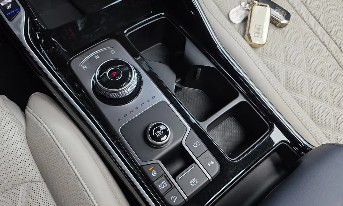 Kia Sorento — фото 10