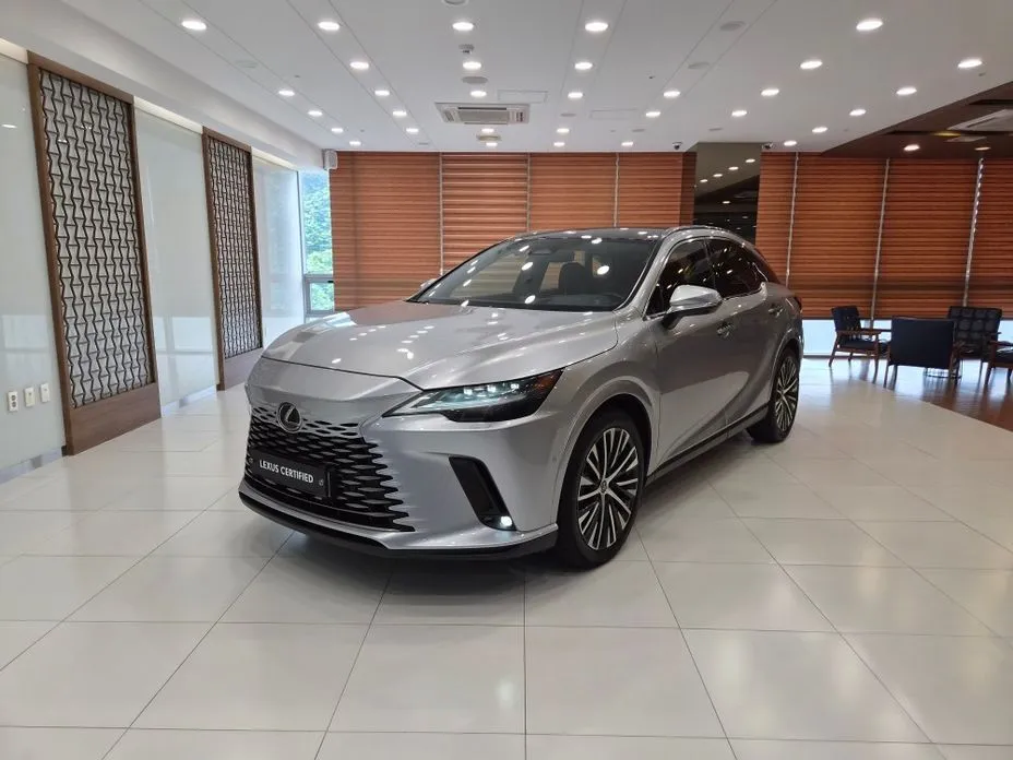 Lexus RX — фото 1