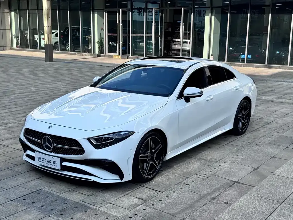 Mercedes-Benz CLS — фото 1