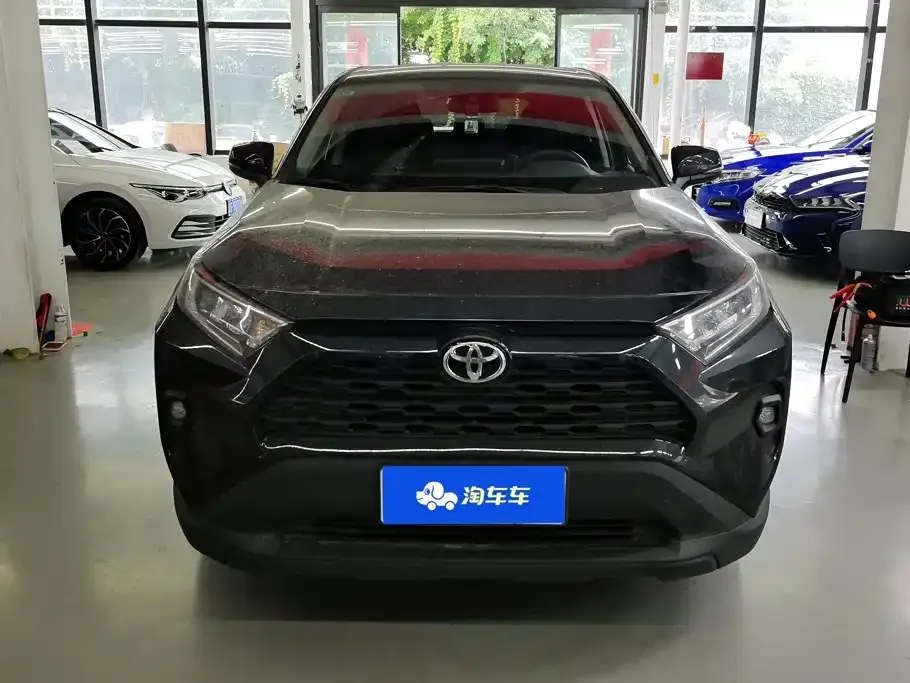 Toyota RAV4 — фото 3