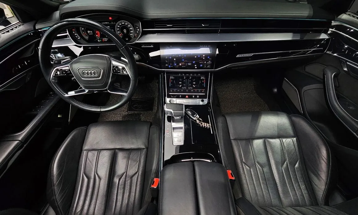 Audi A8 — фото 4