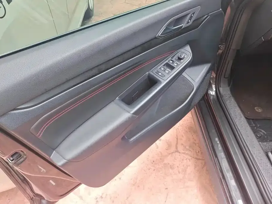Volkswagen Golf GTI — фото 3